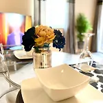 Amazing 2-Bed City Centre Apt With Parking