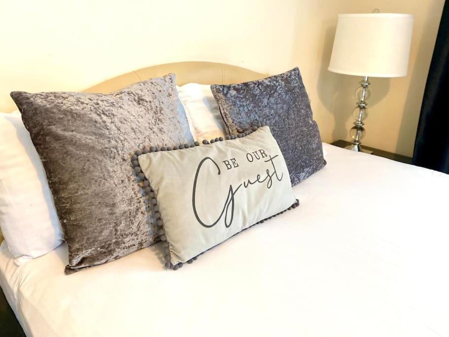 Amazing 2-bed Centre With Parking Apartment *