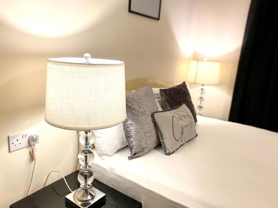 Amazing 2-bed Centre With Parking *